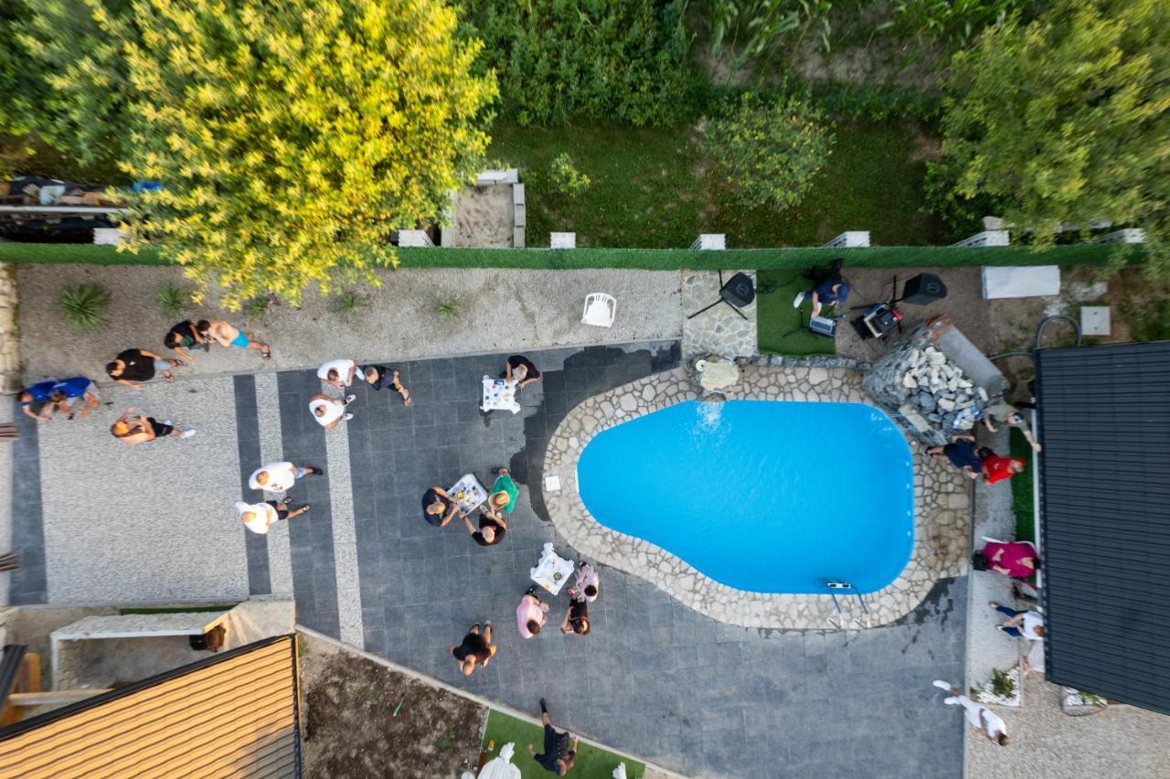 Resort La Familia Bihać Exteriör bild