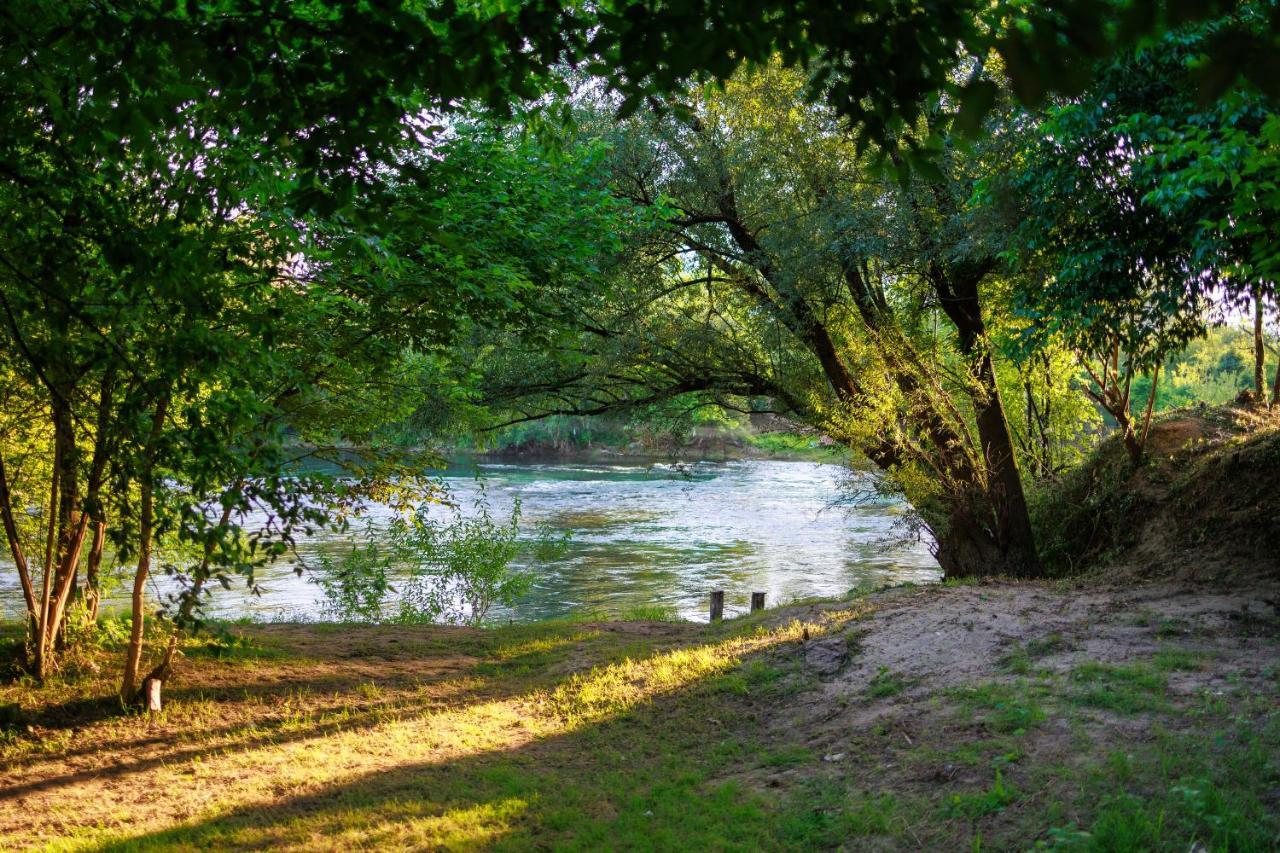 Resort La Familia Bihać Exteriör bild